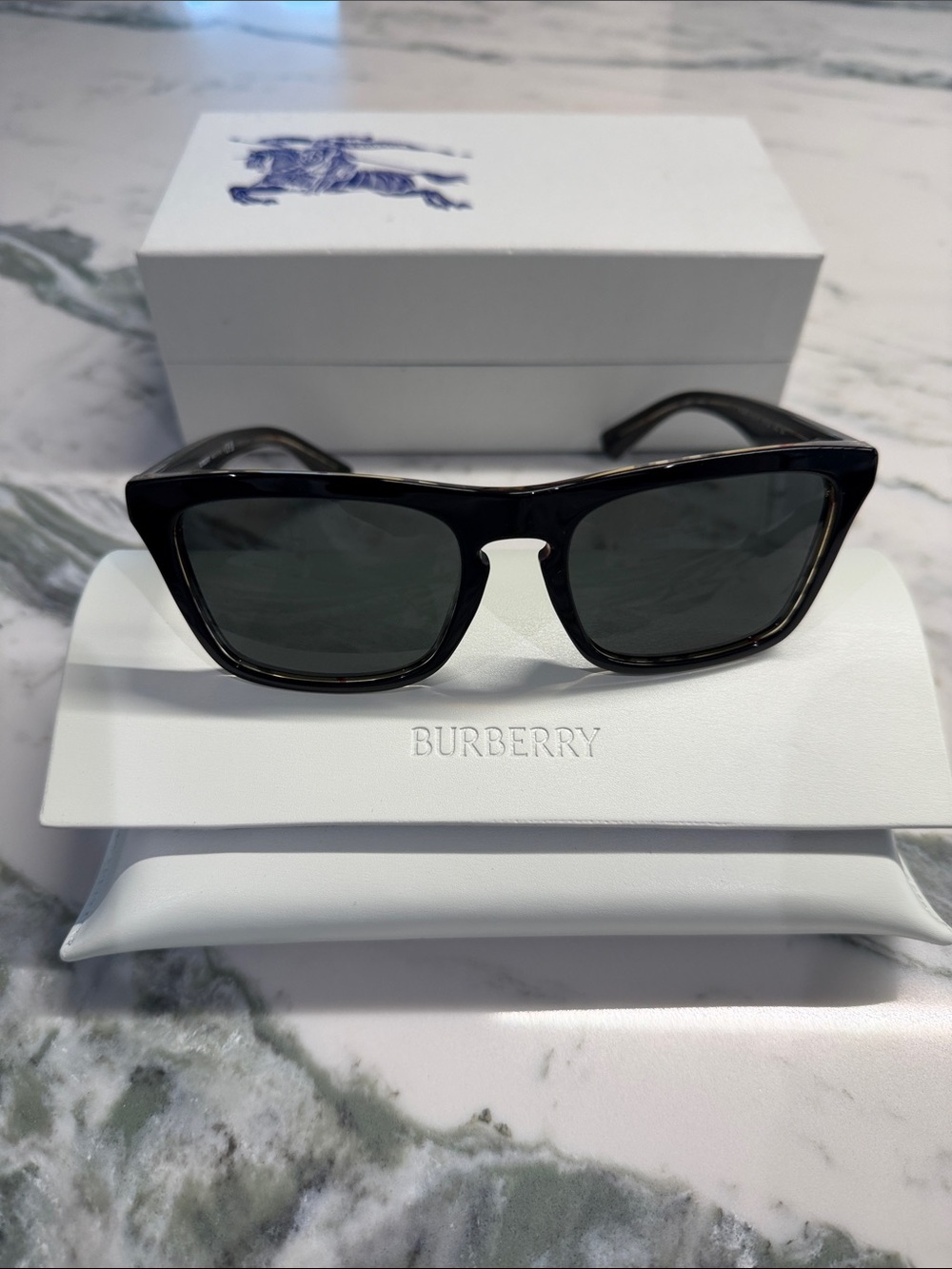 Brand New Burberry Tortoise Frame Sunglasses Model B4434 wayfarer